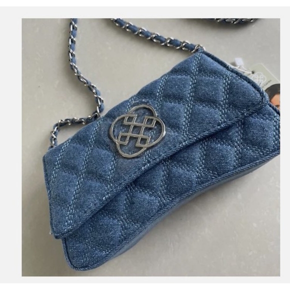 Blue Jean - Picture 2 of 5